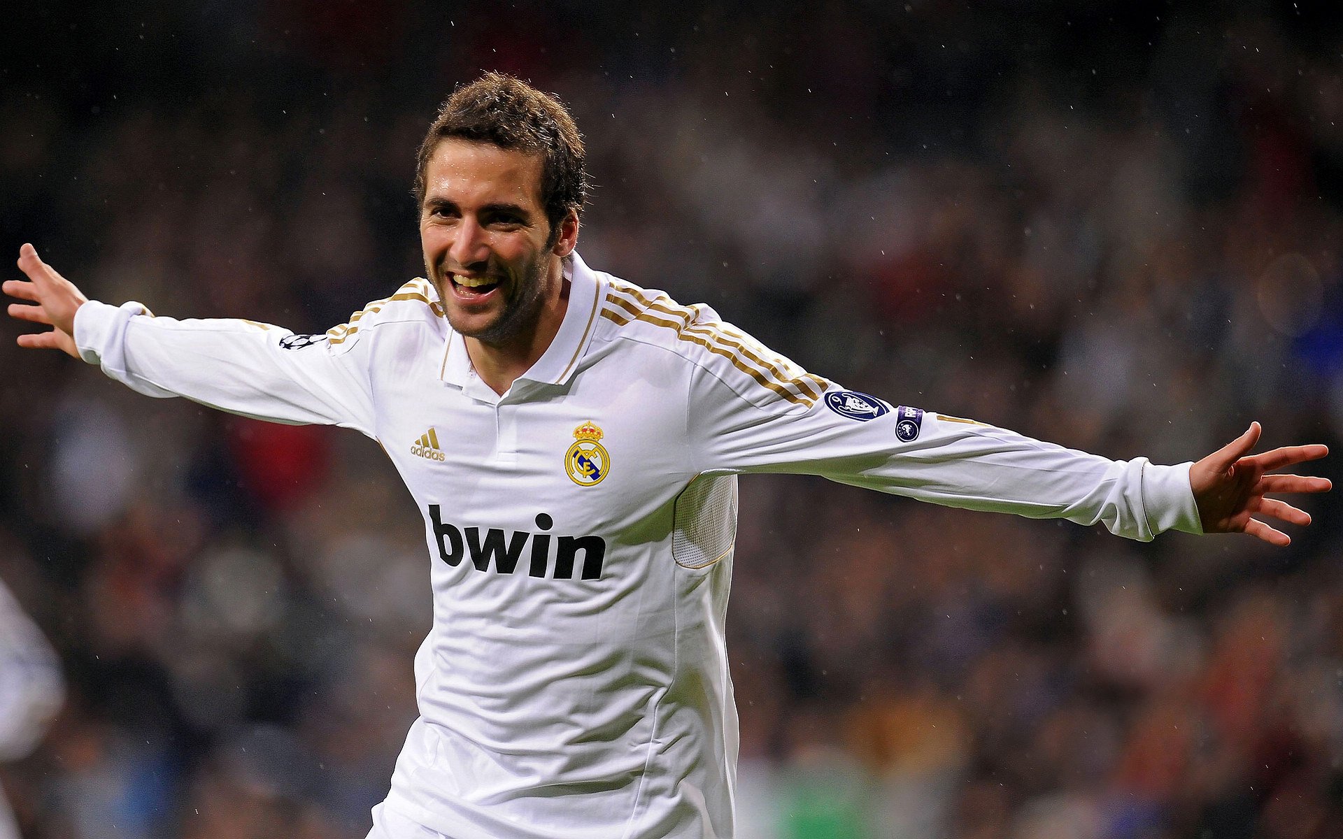 开云体育官网上-利物浦边锋复苏,射门效率回升,效力过利物浦的边锋