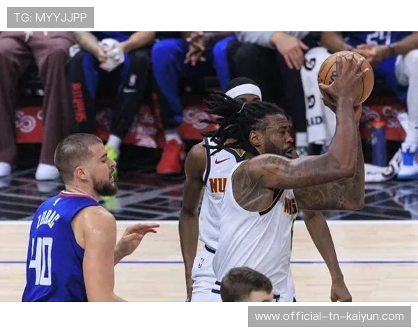 伦纳德连续命中,比分却没被拉开 伦纳德连续命中,比分却没被拉开